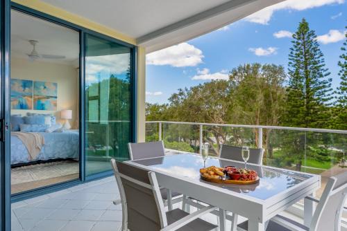 Mudjimba Apartment | Sea Breeze At Mudjimba Beachside, Tennis Pool