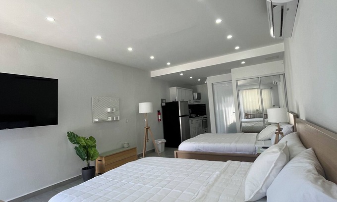 Terranova House | Sea Breeze Tunnel Hideaway 7