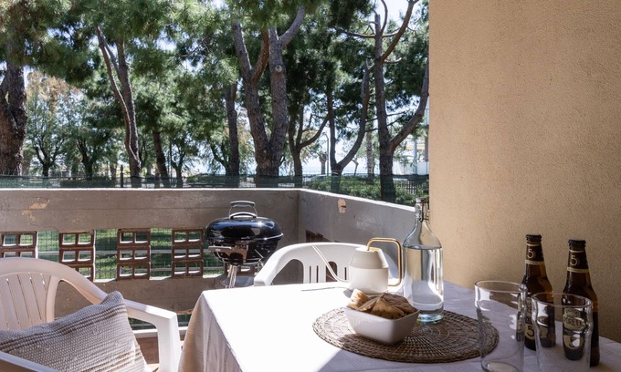 Martinsicuro Apartment | sea front with garden.