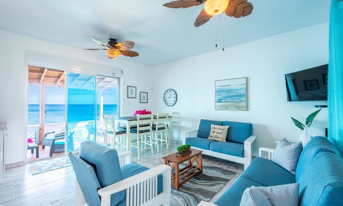 Guaniquilla House | “Sea House Of Beauty”Beachfront/AC/Wi-Fi/Gated Prkng