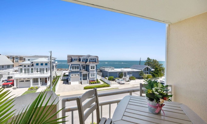 Avalon Condo | Sea La Vie: Oceanview Condo with Pool