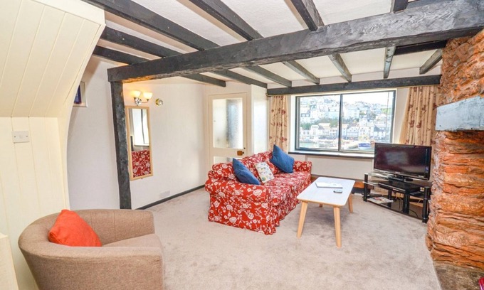Brixham Cottage | Sea Nook - sleeps 6 guests in 3 bedrooms