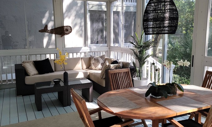 Wabasso Beach Condo | SEA OAKS - 2 BEDROOM GROUND LEVEL TENNIS VILLA IN LUSH GATED COMMUNITY
