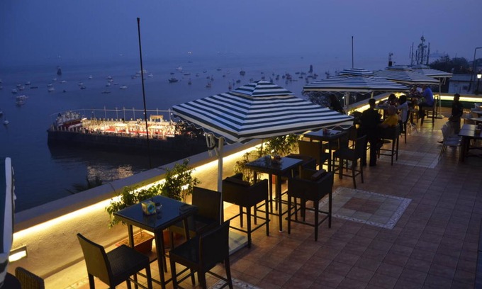 Wellington Pier Hotel | Sea Palace Hotel