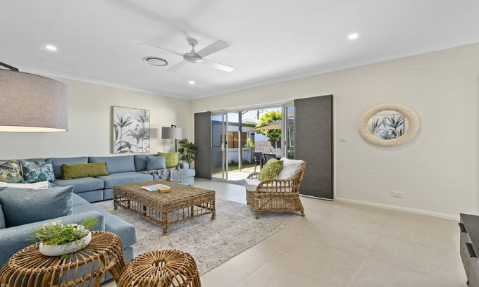 Sawtell House | SEA PINE COTTAGE AND STUDIO