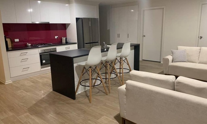 Port Elliot House | Sea-renity central to Port Elliot