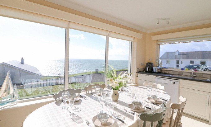 Clonakilty Cottage | Sea's The Dream