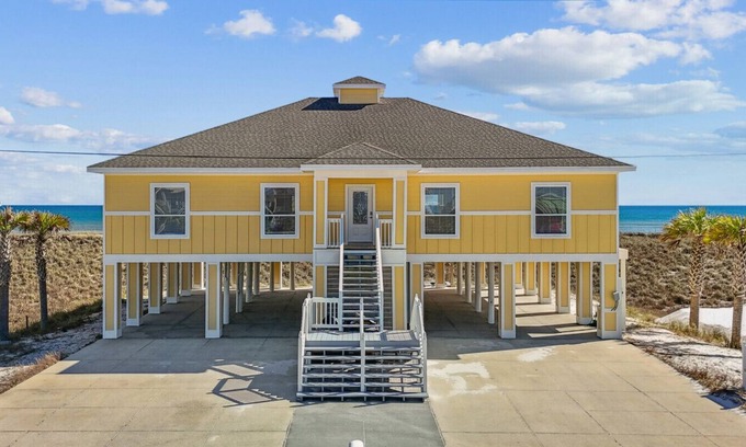 Navarre Beach House | Sea Salt Cottage: Amazing home located on the Gulf of Mexico. Sleeps 13 comfortably!
