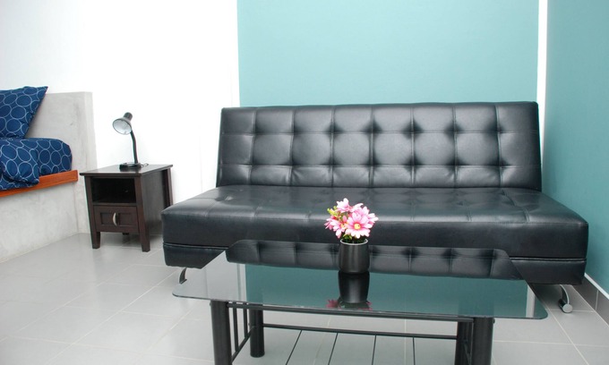 Cha-am House | Sea & Sand Guesthouse and Restaurant