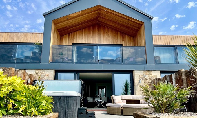 Penzance Cottage | SEA SCAPE, pet friendly, luxury holiday cottage in Sennen
