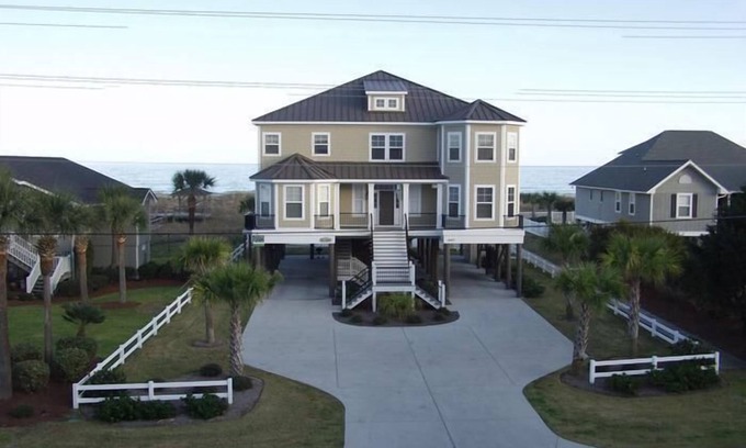 Murrells Inlet House | Sea Spirit - Oceanfront in Garden City Beach
