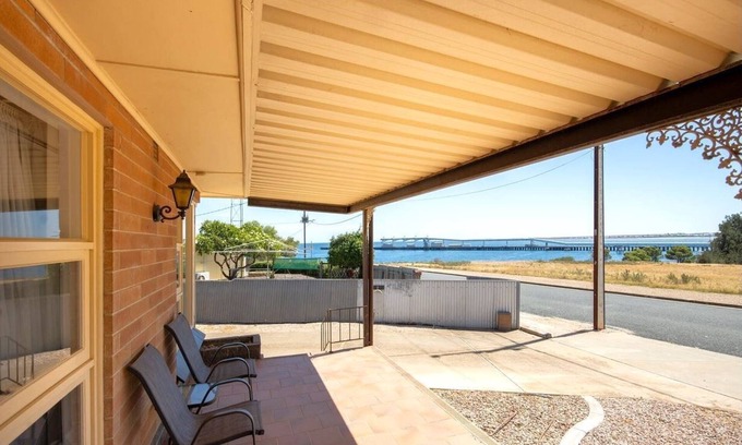 Wallaroo House | Sea the View, Wallaroo