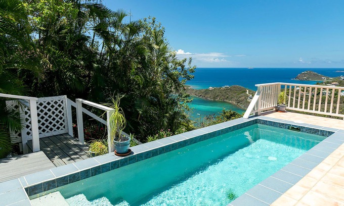 Skytop Villa | Sea Turtle Villa: Stunning Views! Newly Refurnished!