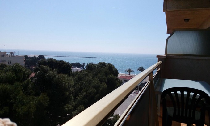 L'Hospitalet de l'Infant Apartment | Sea views and family atmosphere.