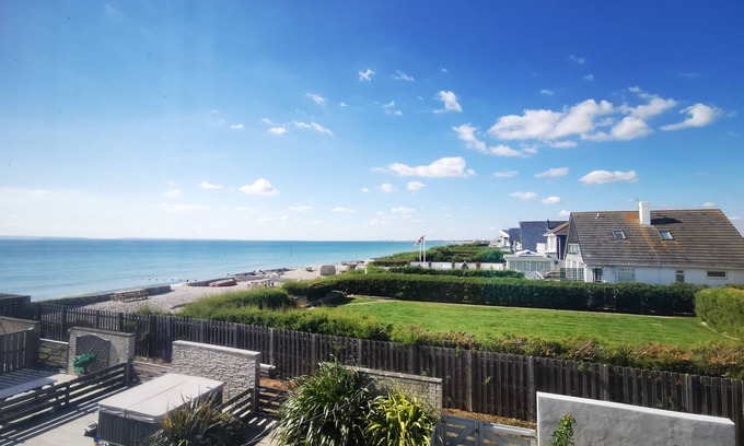Wittering House | Sea View 3 bedroom seaside property