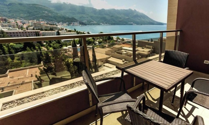 Becici Apartment | Sea View Apartments MonteBook Two-Bedroom Apartment with Terrace and Sea View