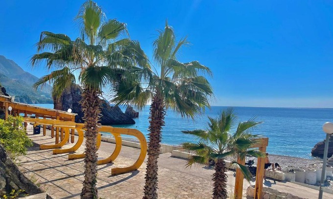 Rafajlovici Apartment | Sea view Apartments Rafailovici