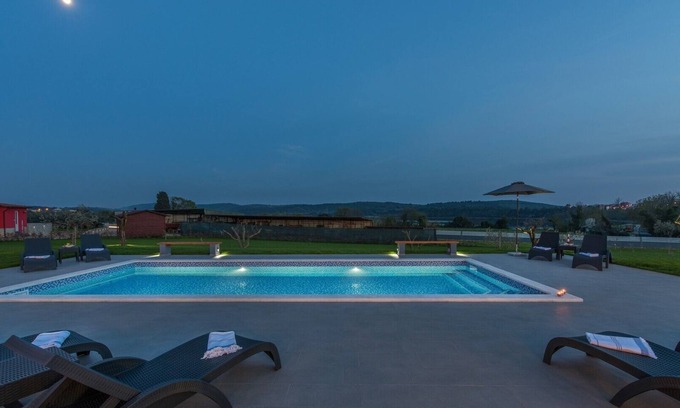 Pomer Apartment | Sea View apartments with Shared Pool/Demetra