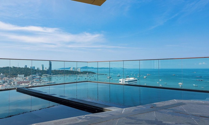 Pattaya Bay Apartment | Sea View Edge Central Pattaya