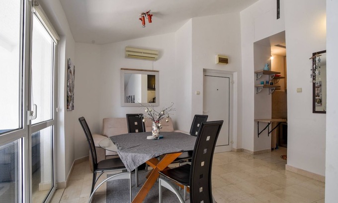 Velji Vinogradi Apartment | Sea View Flat w Balcony 10 min to Budva Beach