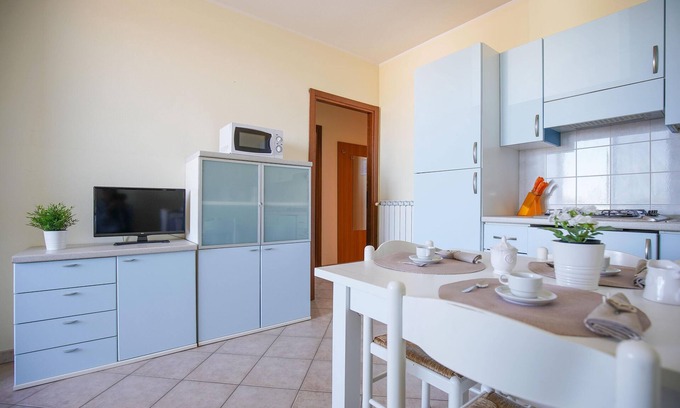 Lido degli Estensi Villa | Sea view home with patio with barbecue, private garden and parking space