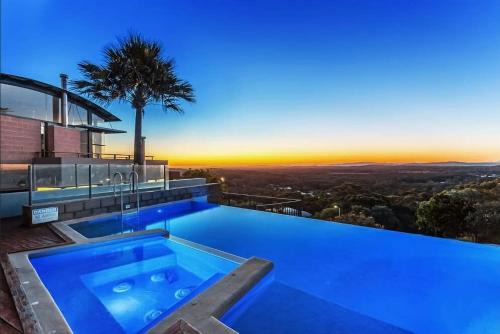 Boat Harbour Apartment | Sea View Retreat Ocean Views Pool Spa