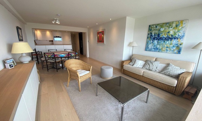 Duinbergen Apartment | Sea View Stay for 6 Guests