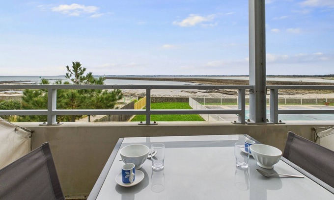 Le Croisic Apartment | Sea view - Studio for 2 with swimming pool