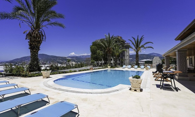 Demirtas Villa | Sea View Terrace Big Villa w Pool 5 min to Beach