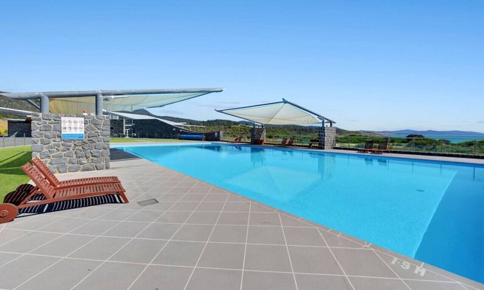 Four Mile Creek House | Sea View Villa - White Sands
