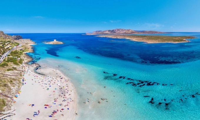 Punta De Su Turrione Villa | Sea Villas Villa sleeps 4 with A.C, shared pool, 3 km from the sea