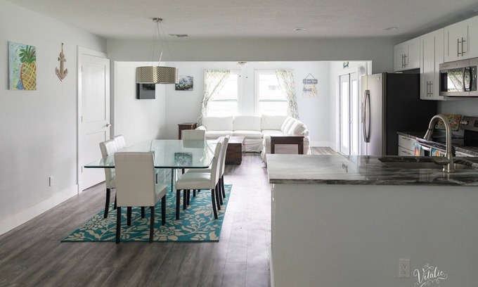 Sebastian Highlands House | SEAbastian Inn. Your perfect get away!