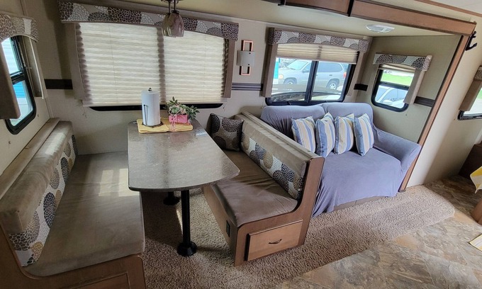Surfside Beach House | "Seabiscuit" Cozy RV steps away from Surfside beach, Freeport, TX, fishing, swim