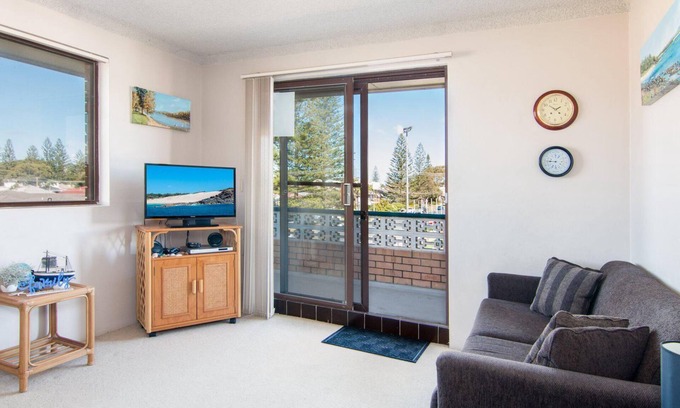 Tuncurry Apartment | Seabreeze 4 - Opposite Tuncurry Bowling Club!