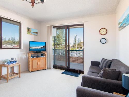 Tuncurry Apartment | Seabreeze 4 opposite the bowling club Tuncurry