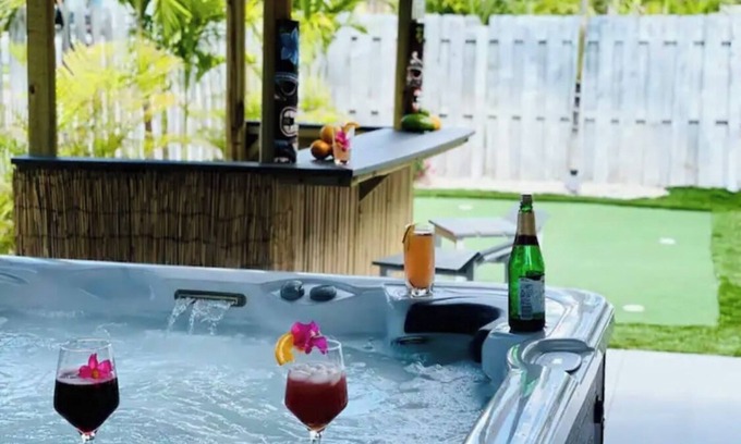 Largo House | Seabreeze garden oasis, jacuzzi, golf, mins ->beaches