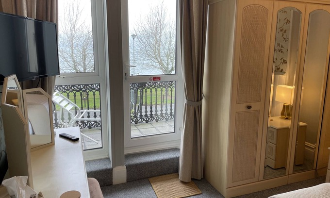 Babbacombe Bed & Breakfast | Seabreeze