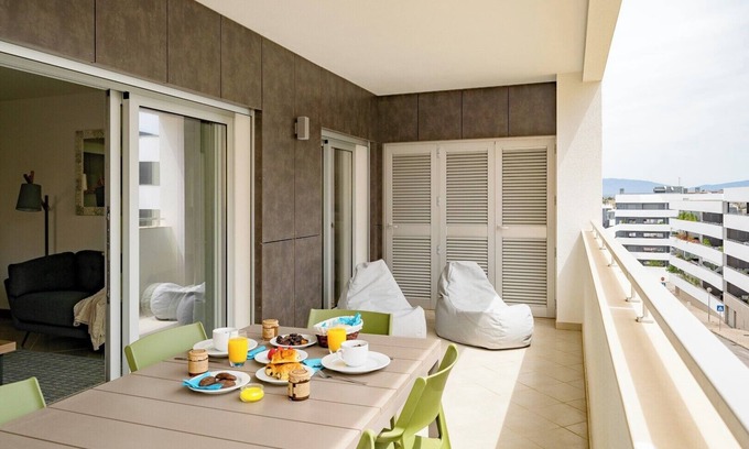 Lagos Apartment | Seabreeze luxury apartment (Horta 2A)
