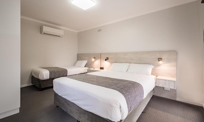 Somerset Hotel | Seabrook Hotel