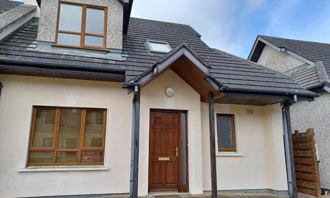 Rosslare House | Seabury Holiday Home, Rosslare Strand, County Wexford - Sleeps 7