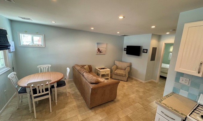 Lavallette Cottage | Seacrest Beach - Lavallette - Cottage A - One Block to Beach!