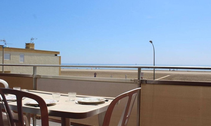 Port-la-Nouvelle Apartment | Seafront 1BR Apartment with Balcony, Parking - Sleeps 4