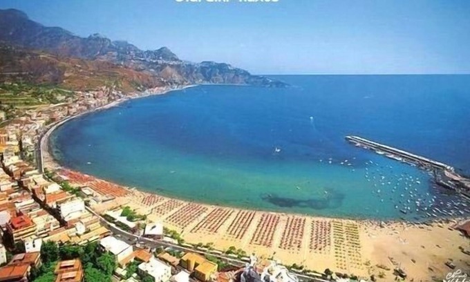 Porticato Apartment | Seafront 2-Rooms Apartment With Perfect View Over the Sea and Etna