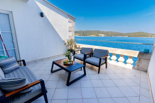 Vis Apartment | Seafront Penthouse