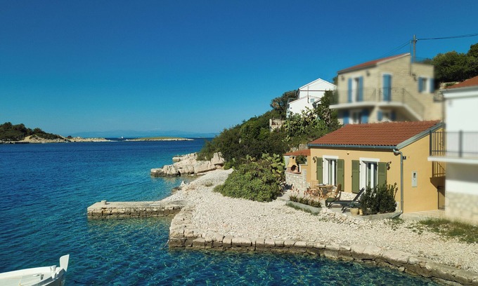 Cove Rogacic House | Seafronthouse "Nikša", on the beach, 2 km from Vis with 2 stand-up paddle boards