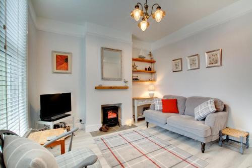 Hythe House | Seaglass Cottage