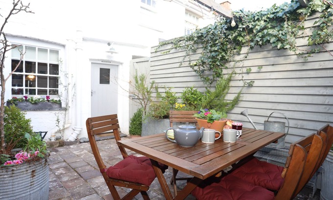 Beaumaris Cottage | Seagull Cottage