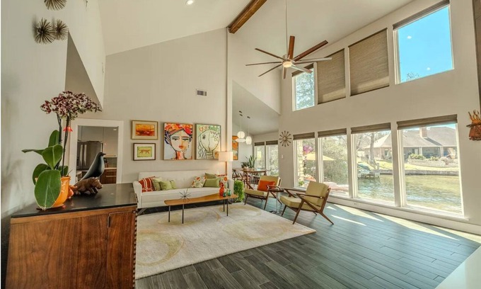 Seven Coves House | Seahorse Place II - Lakefront Luxury Escape w/Private Pool on Lake Conroe