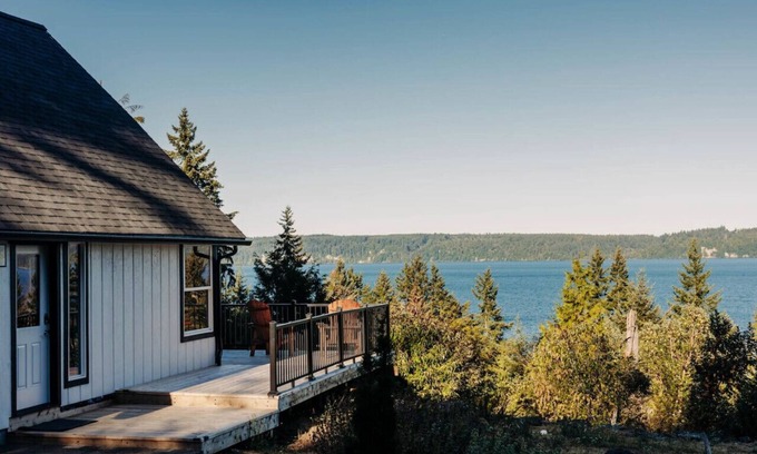 Brinnon House | Seal Rock Beach Upper House