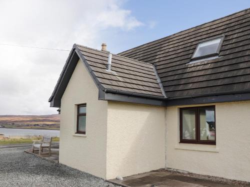 Suladale House | Sealladh an Locha Cottage